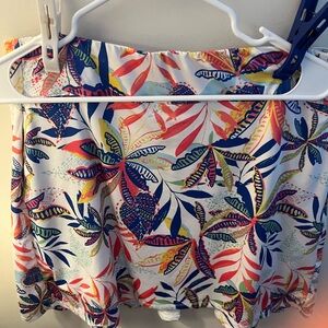 Emerald 18 Multicolor Tropical Skort! Pockets on side. Bike shorts underneath!